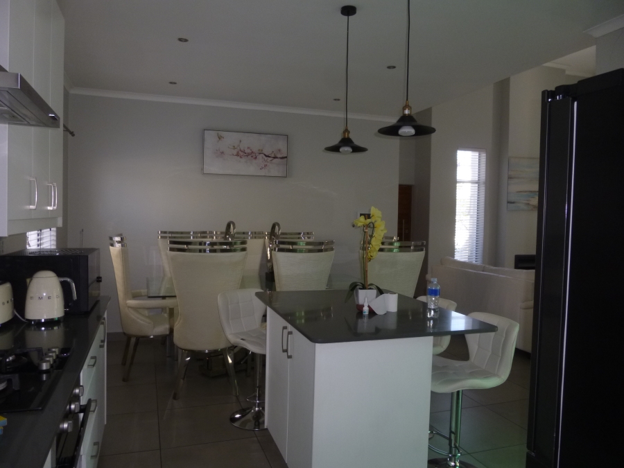 To Let 4 Bedroom Property for Rent in Parklands North Western Cape